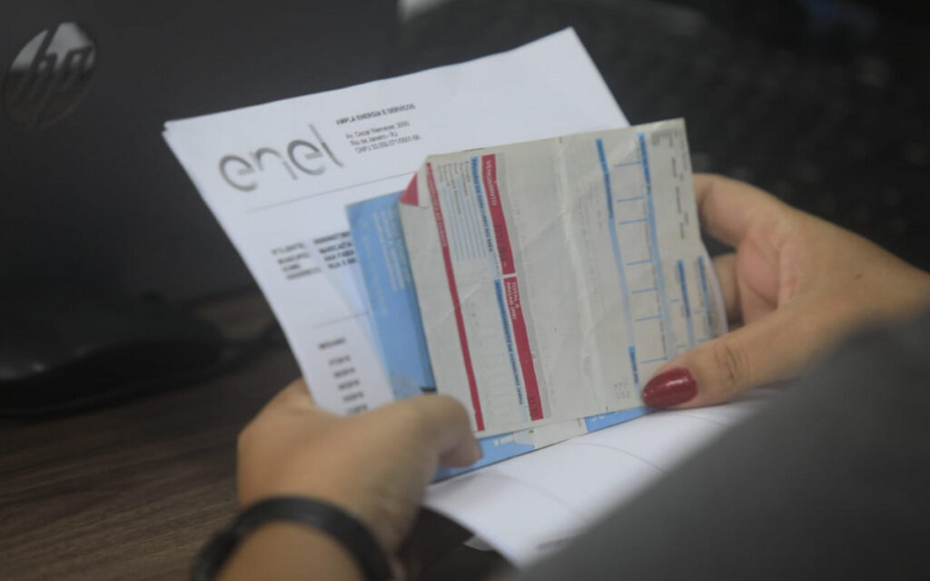 Concessionárias estão proibidas de efetuarem cobranças de serviços extras na conta do consumidor